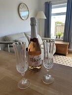 Cozy Coastal Lodge in Hayle