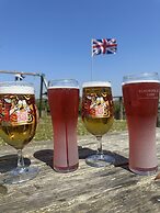 Cozy Coastal Lodge in Hayle