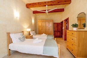 Ta'sandrija Pool And Well-being In Gozo