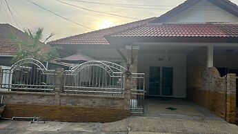 Single Home 2brs 2baths Phuket Kathu Town kis