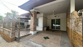 Single Home 2brs 2baths Phuket Kathu Town kis