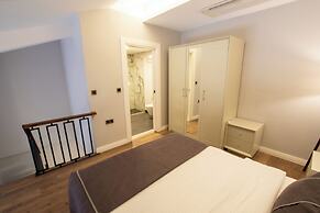 MY WAY DELUXE HOTEL