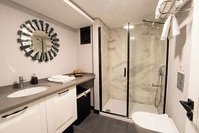 MY WAY DELUXE HOTEL