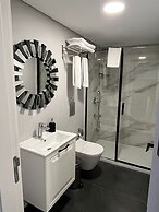MY WAY DELUXE HOTEL