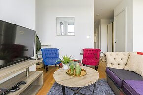 Captivating 1-bed Apartment in Slough With Kingbed