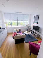 Captivating 1-bed Apartment in Slough With Kingbed