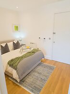 Captivating 1-bed Apartment in Slough With Kingbed