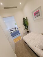 Captivating 1-bed Apartment in Slough With Kingbed