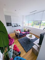 Captivating 1-bed Apartment in Slough With Kingbed