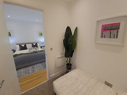 Captivating 1-bed Apartment in Slough With Kingbed