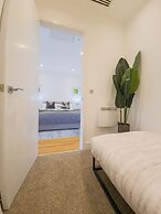 Captivating 1-bed Apartment in Slough With Kingbed