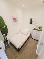 Captivating 1-bed Apartment in Slough With Kingbed