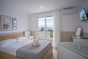 NG Villas Polichrono