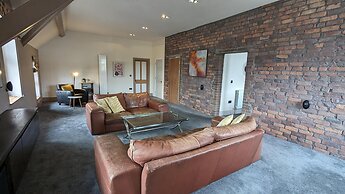 Spacious Penthouse Apartment in Merthyr Tydfil