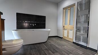 Spacious Penthouse Apartment in Merthyr Tydfil