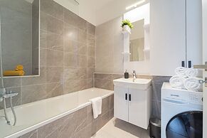 WestSide Garden Apartments by Urbanrent