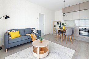 WestSide Garden Apartments by Urbanrent