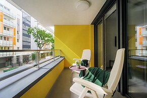 WestSide Garden Apartments by Urbanrent