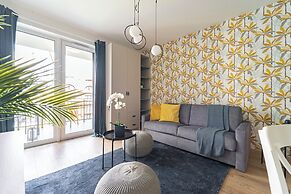 WestSide Garden Apartments by Urbanrent