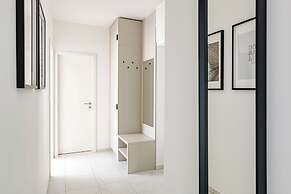 WestSide Garden Apartments by Urbanrent