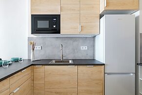 WestSide Garden Apartments by Urbanrent