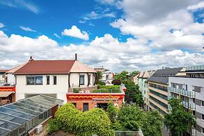 WestSide Garden Apartments by Urbanrent