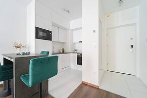 WestSide Garden Apartments by Urbanrent