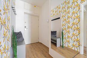 WestSide Garden Apartments by Urbanrent