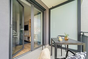 WestSide Garden Apartments by Urbanrent