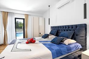 Pool House Fancy