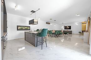 Pool House Fancy