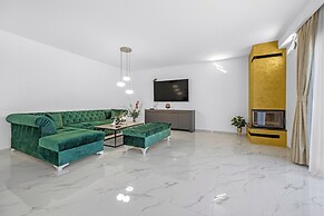 Pool House Fancy