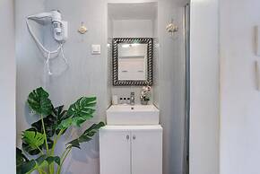 Little Venice Cosy House Above the Waves