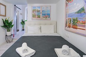 Little Venice Cosy House Above the Waves