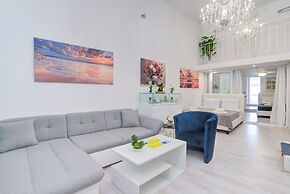 Little Venice Cosy House Above the Waves