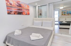 Little Venice Cosy House Above the Waves