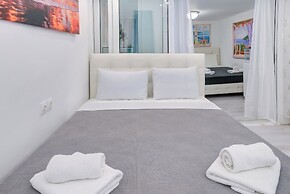 Little Venice Cosy House Above the Waves