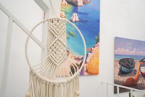 Little Venice Cosy House Above the Waves