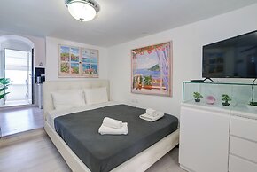 Little Venice Cosy House Above the Waves