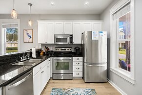 1298 Laurel Grove 3 Bedroom Home by RedAwning