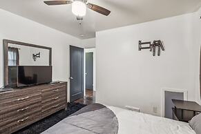 Queen G2 Mansion 3 Bedroom Home by RedAwning