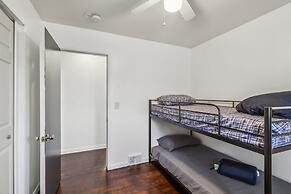 Queen G2 Mansion 3 Bedroom Home by RedAwning