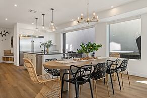 The Sapphire Blanc 5 Bedroom Home