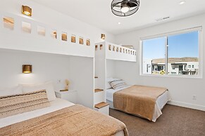 The Sapphire Blanc 5 Bedroom Home