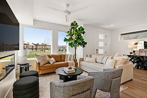 The Sapphire Blanc 5 Bedroom Home