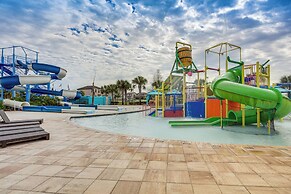 Near Disney & Legoland: Spacious Poolside Oasis!