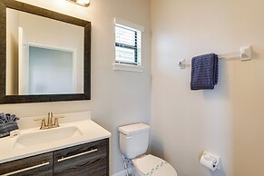 Near Disney & Legoland: Spacious Poolside Oasis!