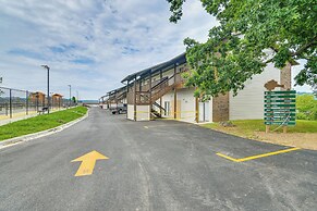 Kimberling City Condo w/ Lake Views & Pool Access