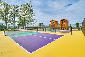 Kimberling City Condo w/ Lake Views & Pool Access