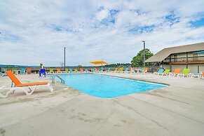 Kimberling City Condo w/ Lake Views & Pool Access